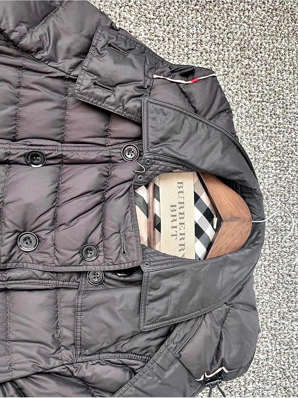 Burberry Quilted Puffer Coat in Black Like New - Picture 5 of 9